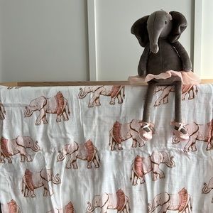 FREE GIFT WITH PURCHASE OF 5 for $25 bundle